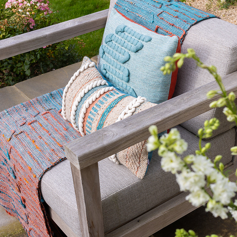 Designs top for cushions